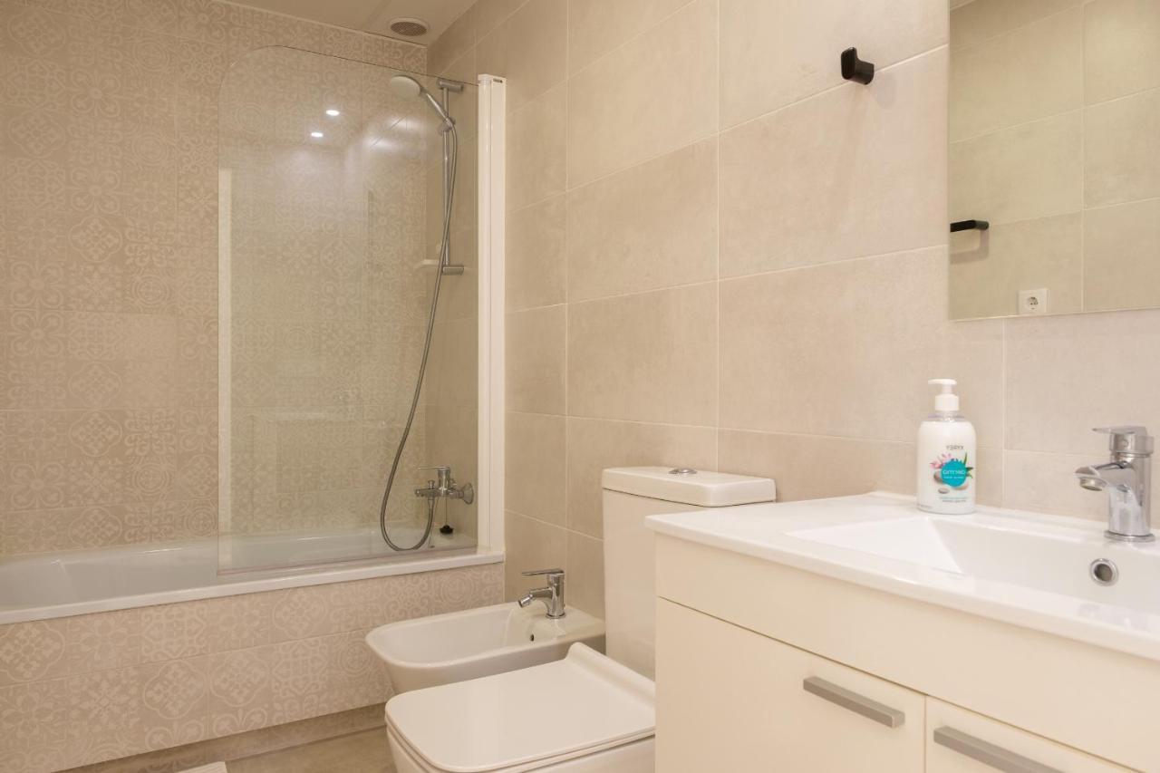 Clean & Very Comfortable Apartment Valencia Exterior photo